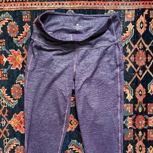Athleta Women's Size S Purple Shimmer 3/4 Leggings